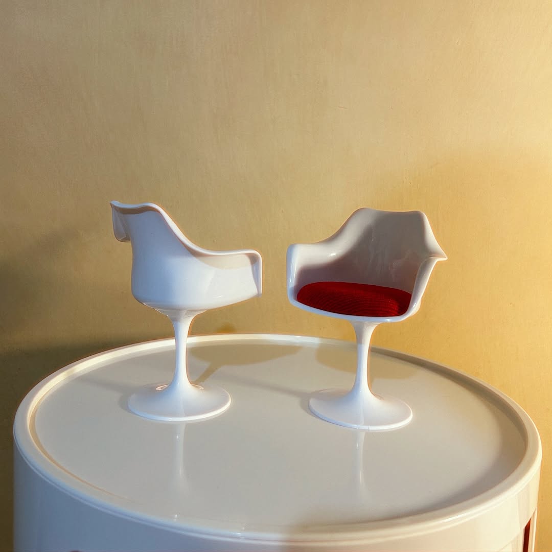 TULIP Miniature Chair